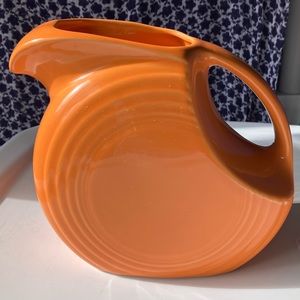 Fiestaware retired rare unused Tangerine Large 67 1/4 oz. disc ceramic pitcher